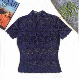 Lace Crop Top *GUESS*